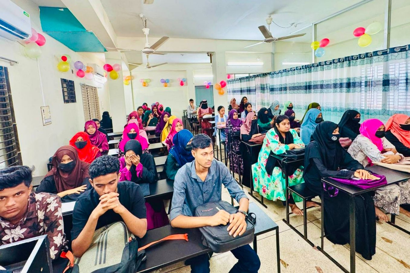 নিউরন নার্সিং রাজশাহীর শিক্ষার্থীদের ক্লাস